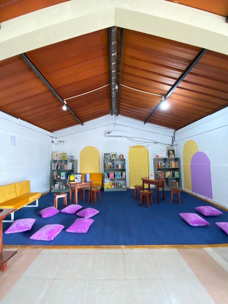 UxEong's tweet photo. ✨ ¡Hoy estamos felices! ✨
Las bibliotecas son un jardín donde florecen las ideas y el aprendizaje.
#EntregaDeObra de la Biblioteca "Creando un Sueño" en la Unidad Educativa "Maximino Intriago" en Mompiche, Muisne - Esmeraldas.
#Ecuador #Educación #UxE #Biblioteca https://t.co/TmgkDVyCOB