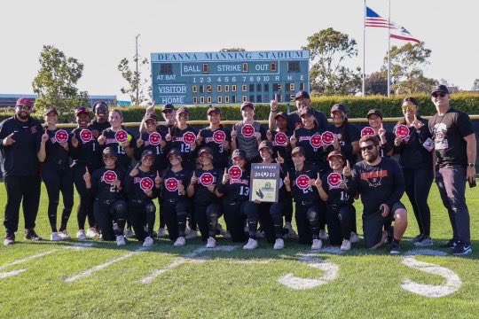 AvaNuez1's tweet photo. Thank you to our @CityOfRC @RCFD_PIO @sbcountysheriff for sending us off to the CIF Championship with community PRIDE . We brought back the W for you! @EHSAthletics @EtiwandaRed https://t.co/nkyNDU0137