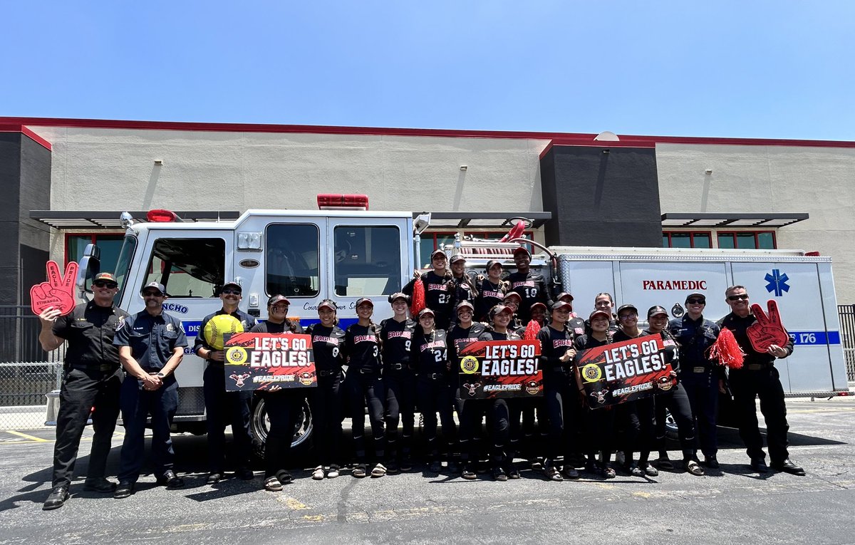 AvaNuez1's tweet photo. Thank you to our @CityOfRC @RCFD_PIO @sbcountysheriff for sending us off to the CIF Championship with community PRIDE . We brought back the W for you! @EHSAthletics @EtiwandaRed https://t.co/nkyNDU0137