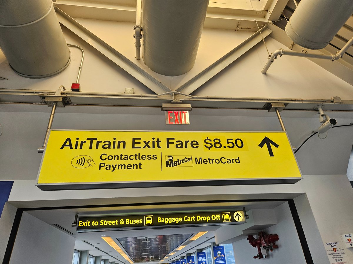 CirculateSD's tweet photo. Transit to the Airport AND functioning Tap-To-Pay?! Turns out that really exists in some places. #NotAMyth
On the other hand, they must not have studied it as much as San Diego did. #StudyingIsFun! https://t.co/pjl7wkZlaB