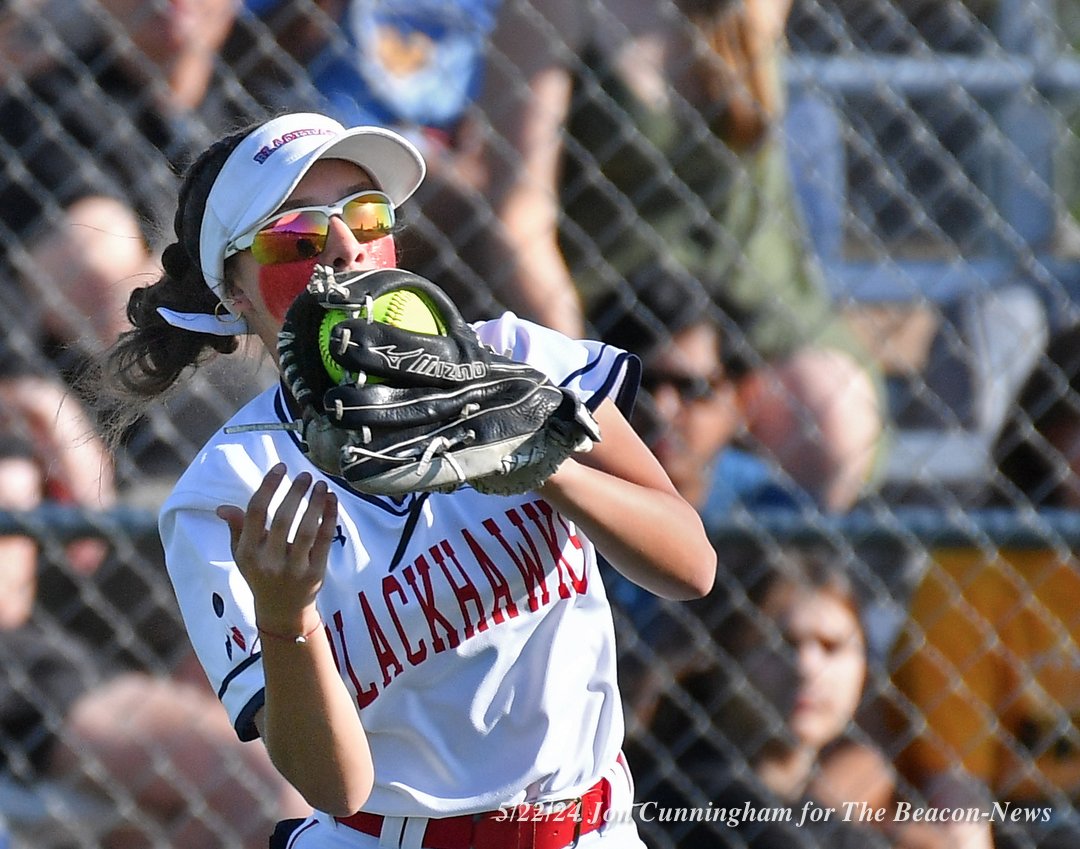 EXTRA photos: @WA_softball vs @MeteaSoftball (click on a photo for full top to bottom view). MORE photos with Diana Vargas story by @RickArmstrong28 @BeaconNSports. @WAHSBlackhawks @WASportsBooster @sd129 @katelynserafin @keirahayton #TribSuburbanSports PLEASE REPOST