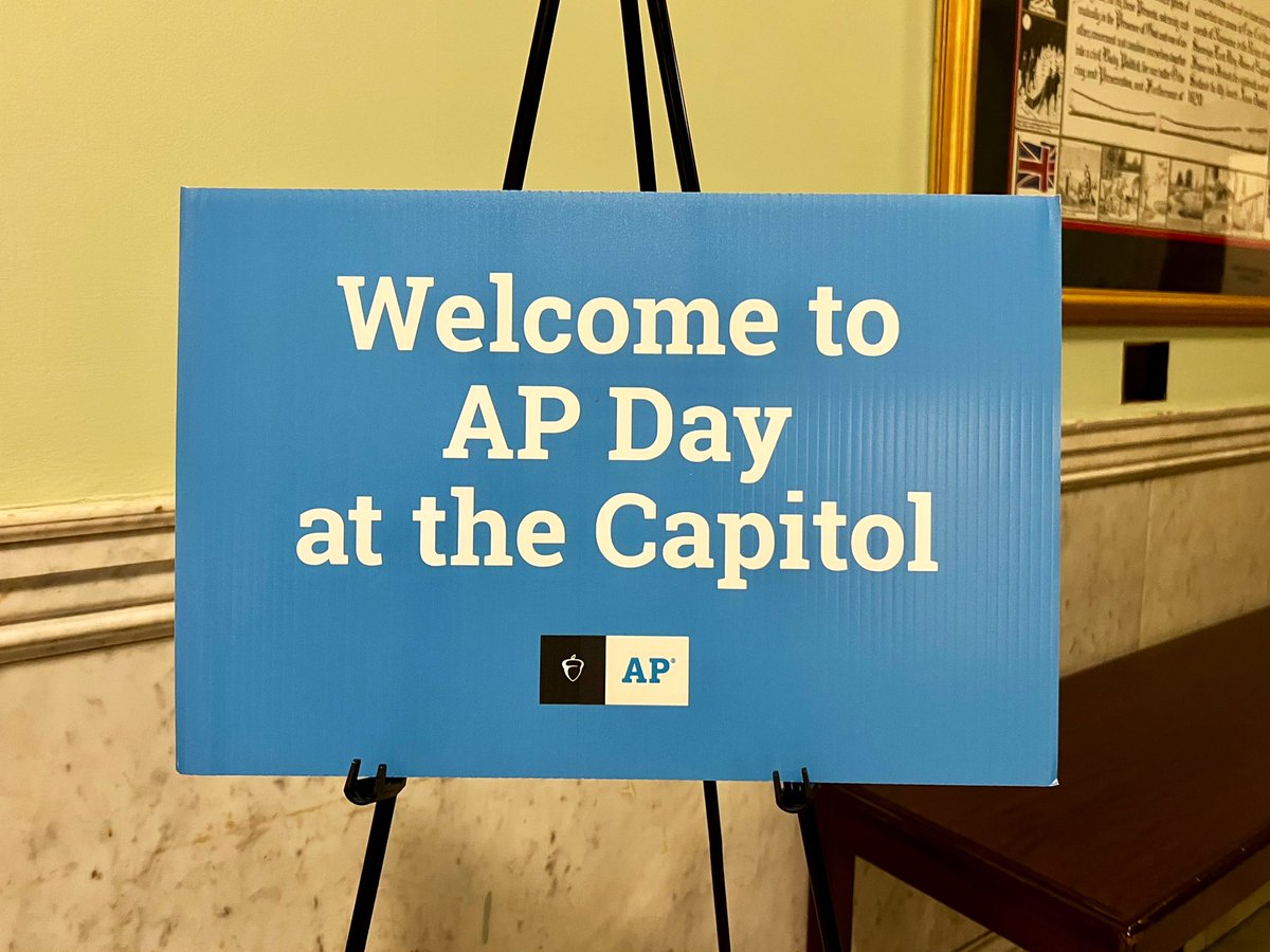 TinaAscolillo's tweet photo. Today was #APDay at the State House hosted by the @CollegeBoard &amp; @MassInsightEdu. We had students &amp; teachers from Boston, Quincy, Fall River, New Bedford &amp; Taunton here to celebrate their academic achievements (🧵1/5 https://t.co/QgXs1TSPJe