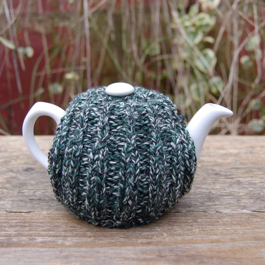 Tea cosy - to fit a small tea for one teapot, ... - Folksy folksy.com/items/8117736-… #newonfolksy