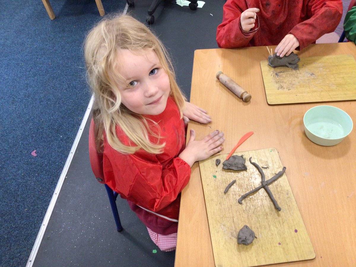 FinedonScFS's tweet photo. Reception have been using their knowledge of minibeasts to create clay models. We can’t wait to see the finished products once they are painted. https://t.co/Kx8yTx0NwD