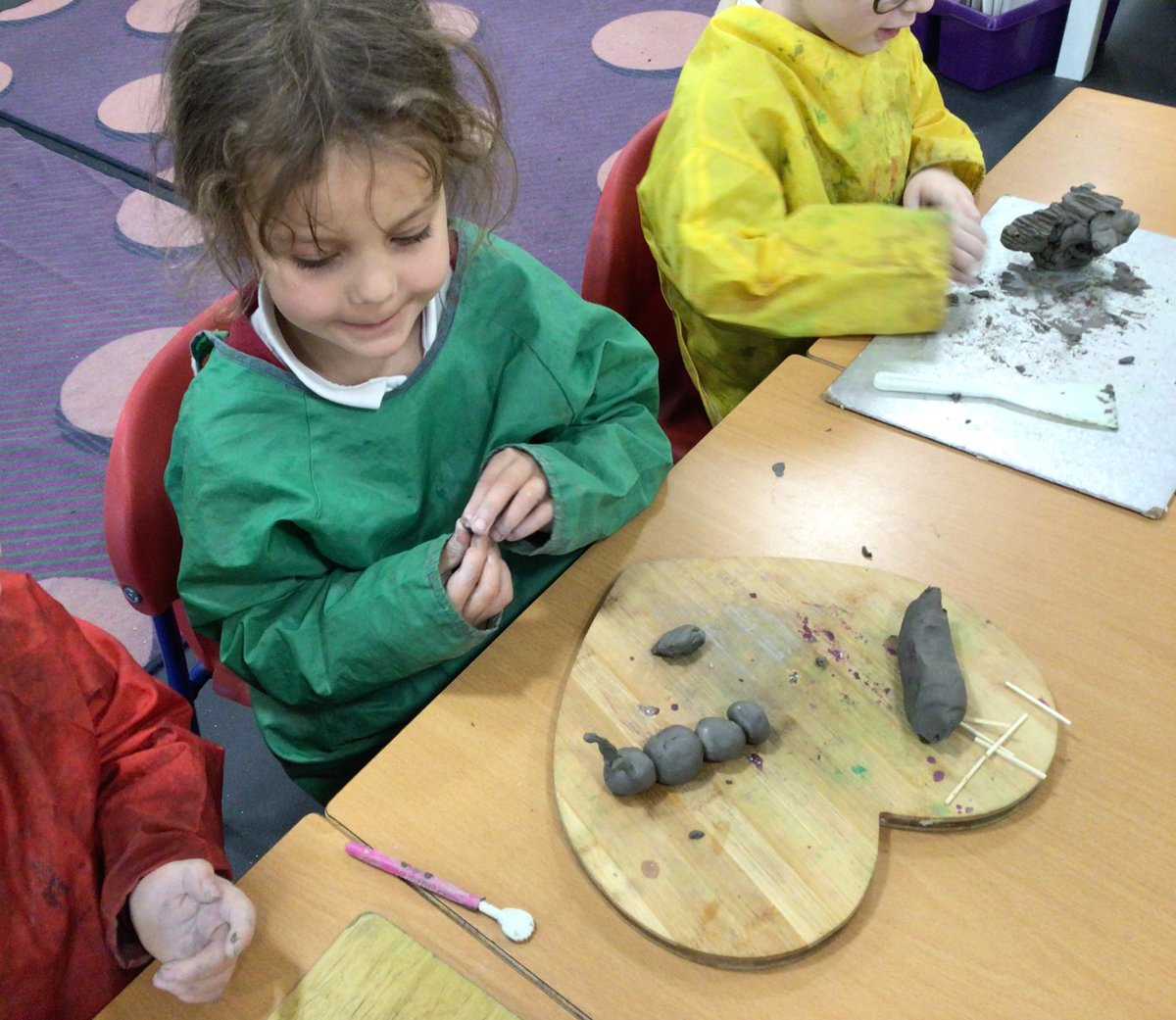 FinedonScFS's tweet photo. Reception have been using their knowledge of minibeasts to create clay models. We can’t wait to see the finished products once they are painted. https://t.co/Kx8yTx0NwD