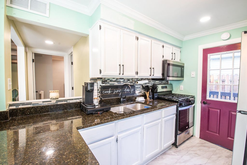 #NewListing in #SpringGrove IL! Contact Kami for a showing today: ow.ly/n2YB50RRKZm