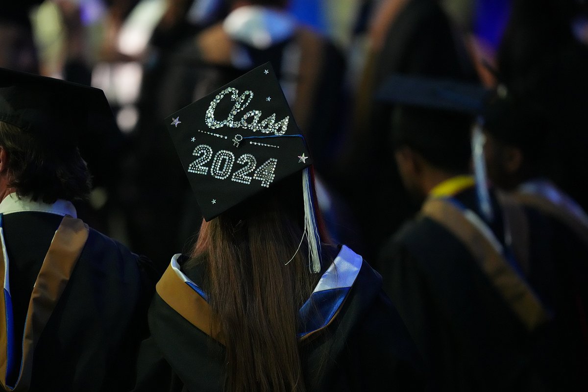LynnUniversity's tweet photo. Drop a ๐ if youโre proud to be a Lynn University alumni. The class of 2024 is ready to make their mark on the world! Relive our top moments from Commencement this year: https://t.co/wbrFP47EHd #WeAreLynn #LynnGrad https://t.co/D6vkAN3mQA