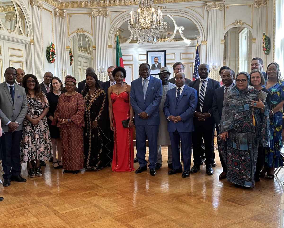 This week, I attended the Cameroon National Day Reception, celebrating 52 years of unity!! Thank you to the Ambassador of Cameroon to the U.S., Etoundi Essomba, for the invitation. Unity is Strength! 🇨🇲#WeAreDC