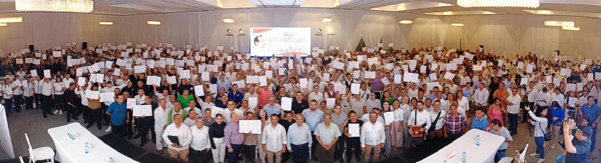 IsaiasGCroc's tweet photo. Entrega de 756 certificados de competencia laboral en Cancún, sigamos impulsado la educación y capacitación a nivel nacional.  @CrocCancun @CROCContigo @MarioMachucaS https://t.co/unZGoYmqNy