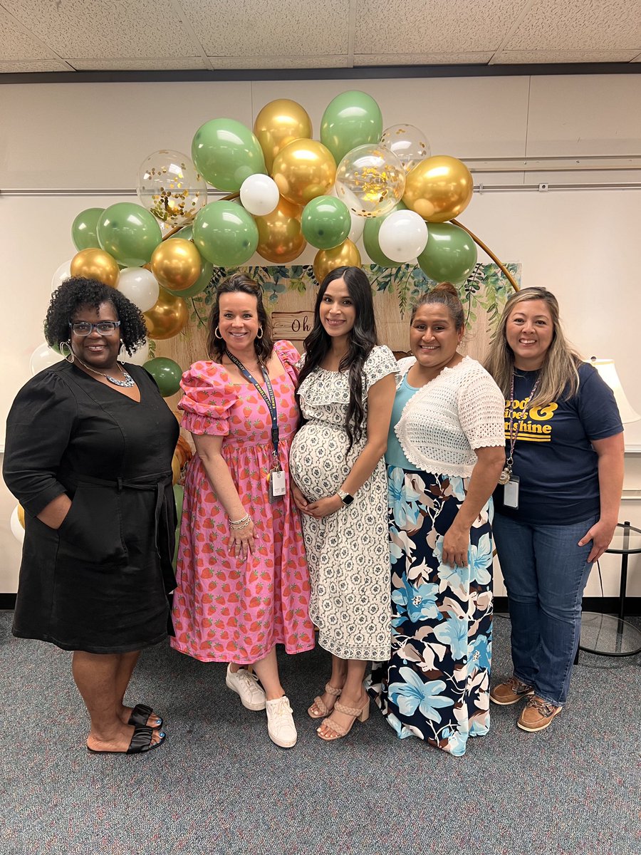 Ms_Hernandez210's tweet photo. My heart is so full❤️ I literally work with the best people @ErmelES_AISD ! I had the most beautiful baby shower today at work and I couldn't be more appreciative🫶🏼 https://t.co/9rJRkaLRUx
