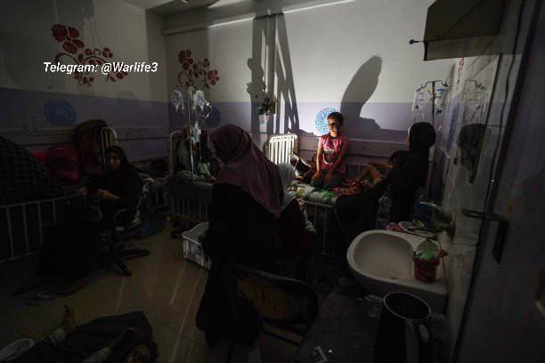 🚨🚨AlAqsa hospital in Deir AlBalah, one of the last remaining functioning hospitals in Gaza, is now without electricity after it ran out of fuel. ICU patients and babies in the NICU are once again under threat of dying.