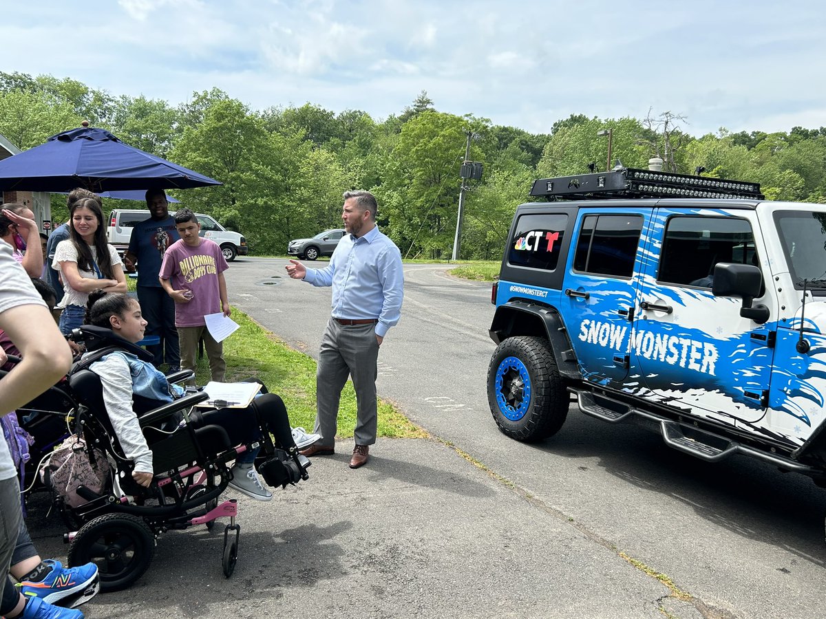 SnowMonster tweet media