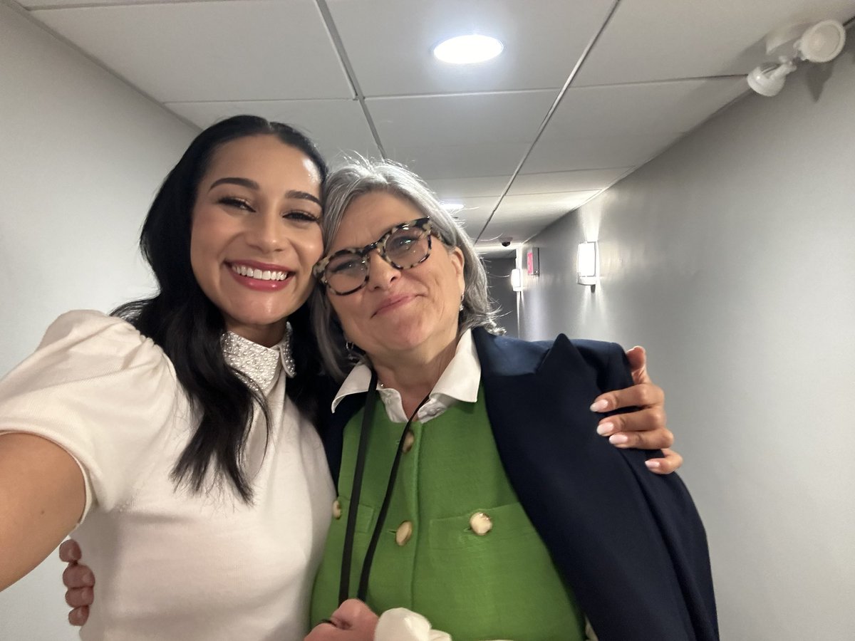 Morgan Radford (@morganradford) on Twitter photo A living legend. 
Bravo, <a href="/CynthiaMcFadden/">Cynthia McFadden</a> 🏆 A living legend. 
Bravo, <a href="/CynthiaMcFadden/">Cynthia McFadden</a> 🏆