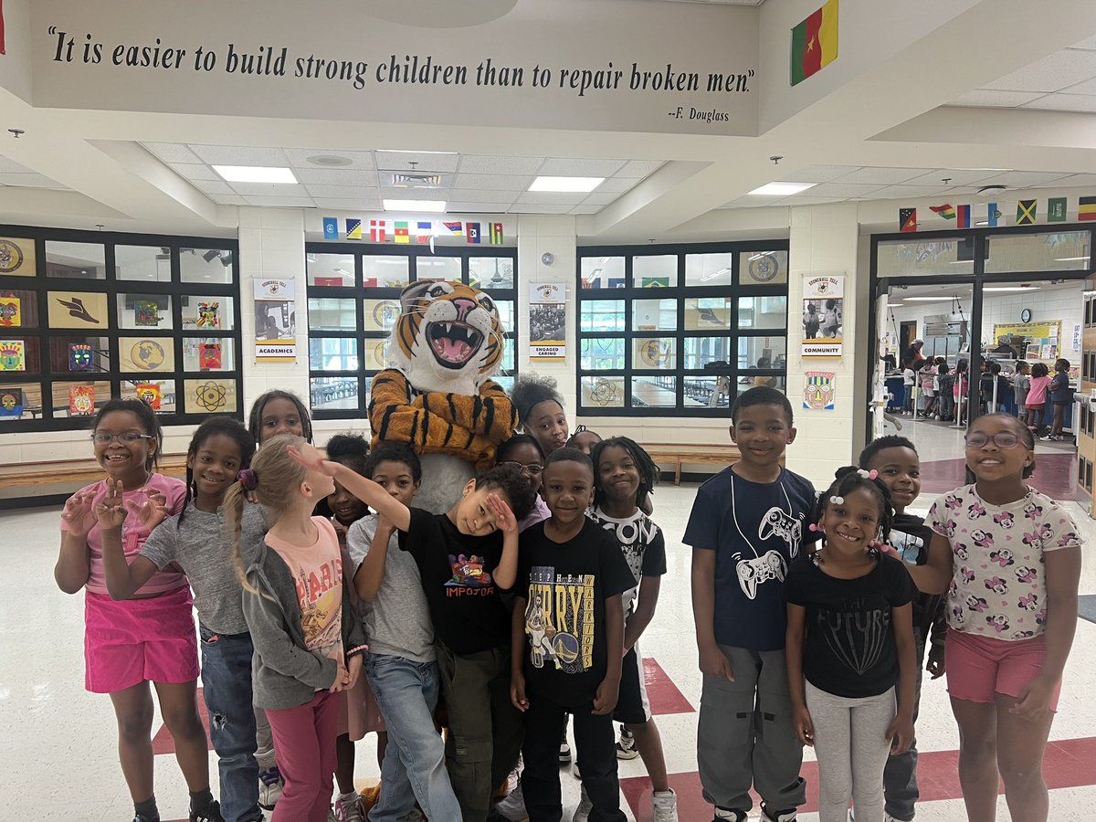 Happy Last Day of School 2024! Thank you staff, students, and parents for an extraordinary school year! @aplatimore @RonMaxwellFCS1 @Franchesca_Warr @FultonCoSchools @parents4edu_SF @sofulliving