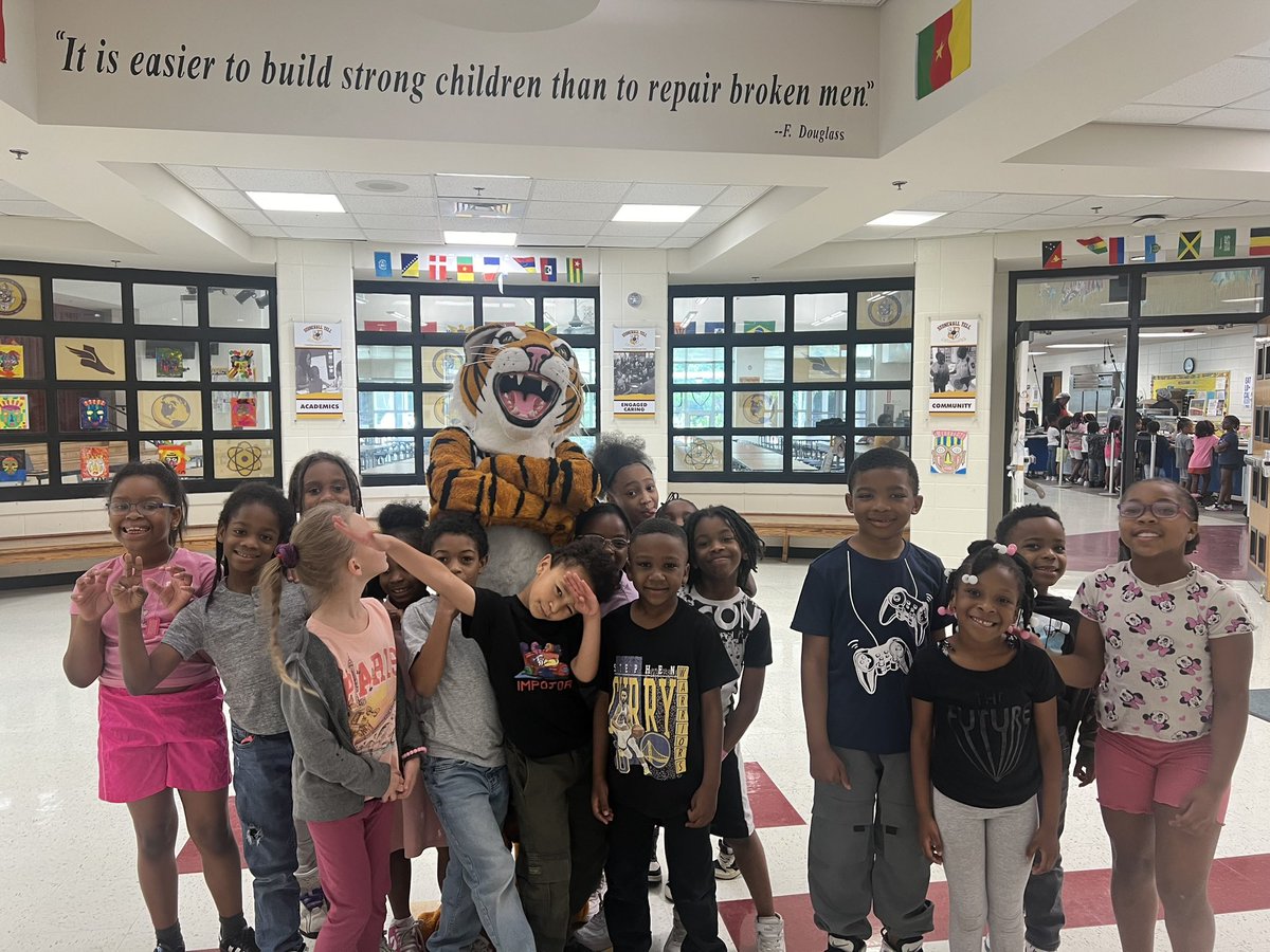 Happy Last Day of School 2024! Thank you staff, students, and parents for an extraordinary school year! @aplatimore <a href="/RonMaxwellFCS1/">Ron Maxwell (@FCS)</a> <a href="/Franchesca_Warr/">Franchesca Warren</a> <a href="/FultonCoSchools/">FultonCountySchools</a> <a href="/parents4edu_SF/">South Fulton Parents</a> <a href="/sofulliving/">South Fulton Living</a>
