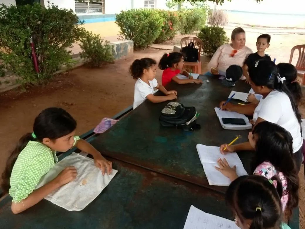 Gracias a los métodos de aprendizaje aplicado por los docentes, los jóvenes de la CDLN Manuel Centurión, logran desarrollar sus conocimientos adquiridos a través de las actividades académicas.
#FrnsEdoBolívar
@nicolasmaduro
@fnnsimon
@yajairaapsuv
@amarcanopsuv
@_laavanzadora