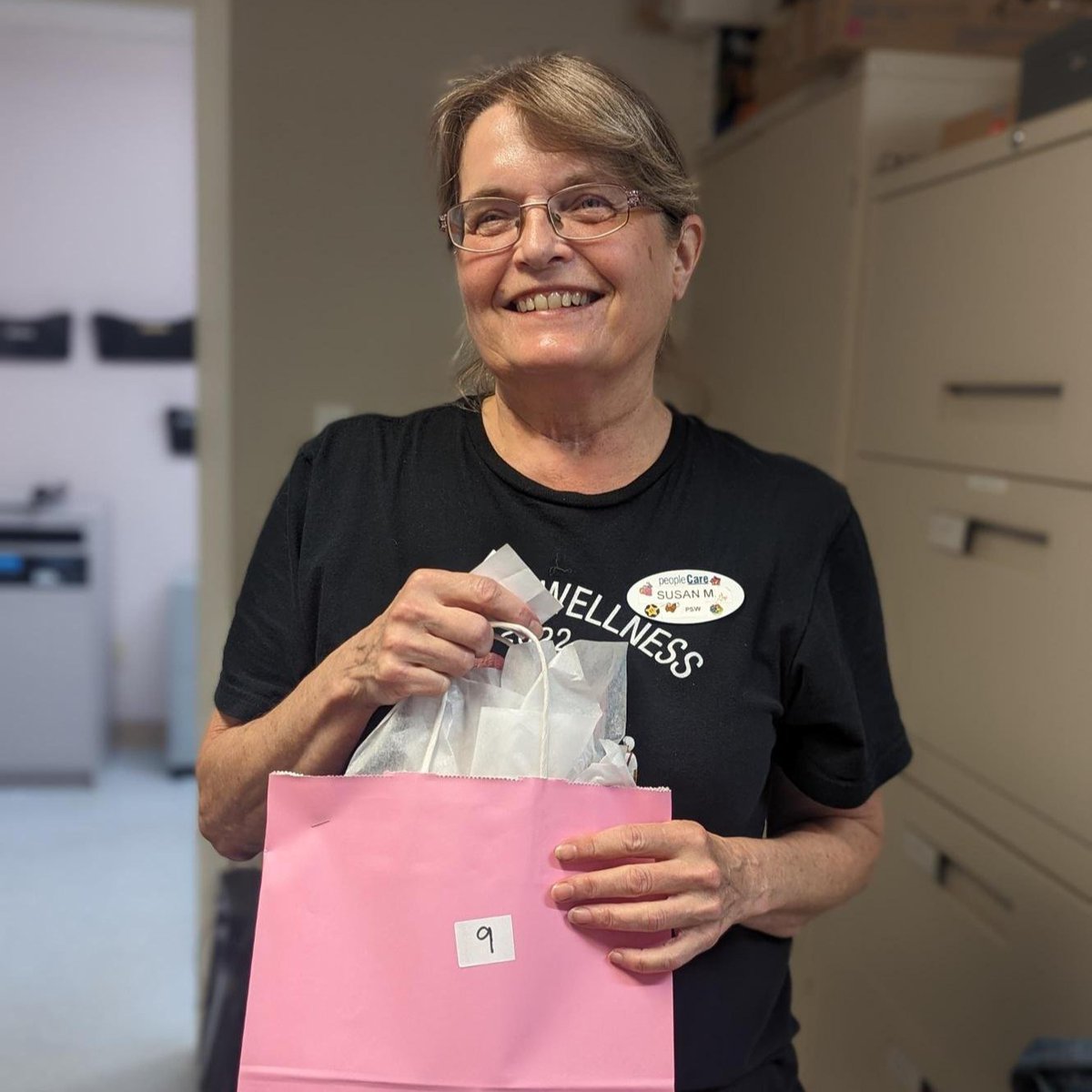 peopleCare_ca's tweet photo. TY to our incredible team members whose compassion and dedication enrich lives in all our Homes. Enjoy some snapshots from the celebrations during @peopleCare_ca’s #CaregiverAppreciationWeek! ✨
#SeniorCare #TransformingExperiences https://t.co/2o1QsUsNZB