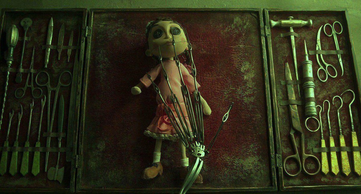 TheCinesthetic's tweet photo. coraline (2009)  dir. henry selick https://t.co/xF3VFIcpWe