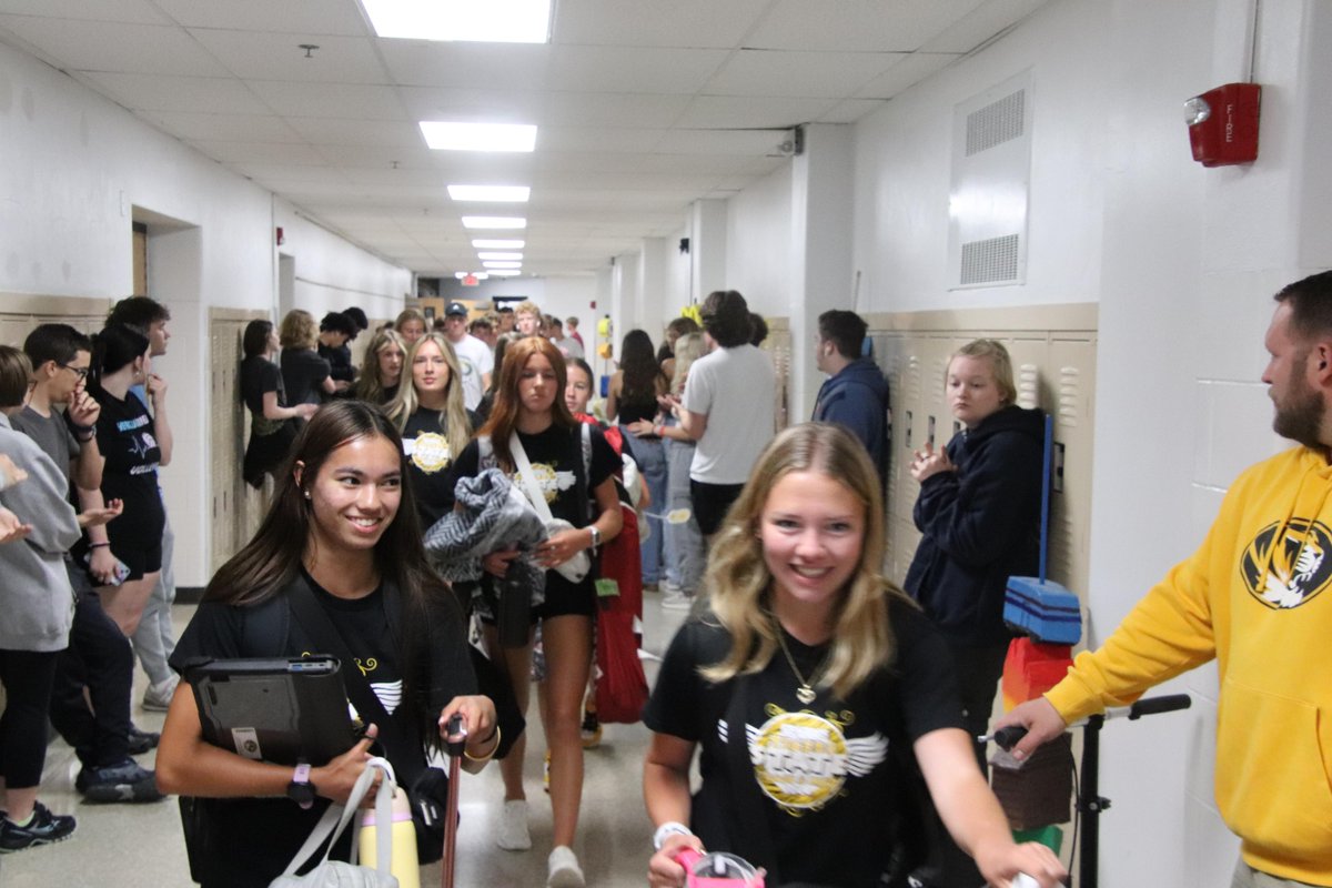 The boys and girls track teams got a send-off as they headed out to Jefferson City today for the Class 4 State Track and Field Championship.  The teams have more than 35 athletes competing in the meet tomorrow and Saturday.
#WeAreFestus