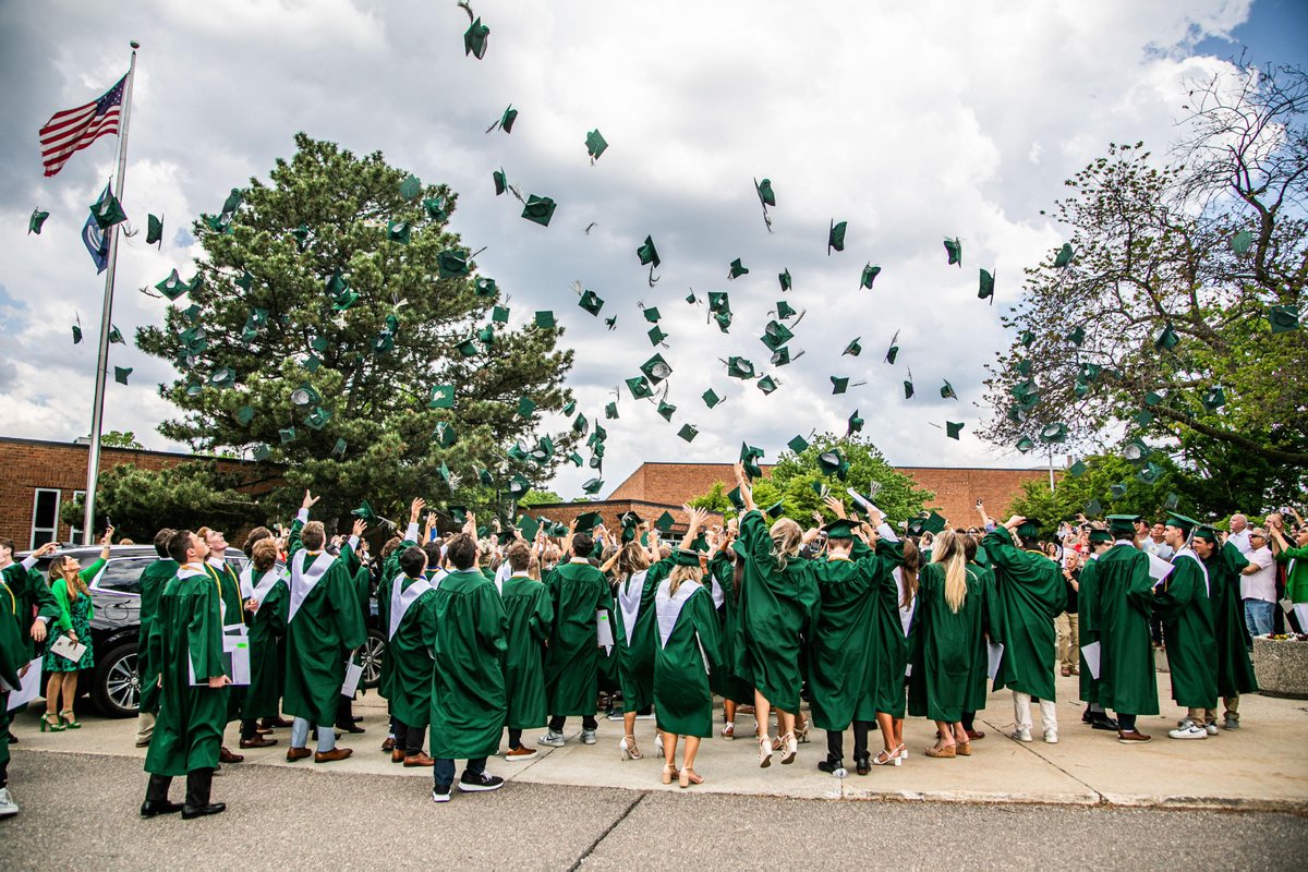 UPPER SCHOOL COMMENCEMENT: Check out the photos we just received highlighting Sunday's Class of 2024 Baccalaureate Mass and Commencement. More photos on Facebook! Congratulations, #NDPClassOf2024! #NotreDameProud! #EducationForTheWorld #ndp2024seniors #GoIrish🍀🎓