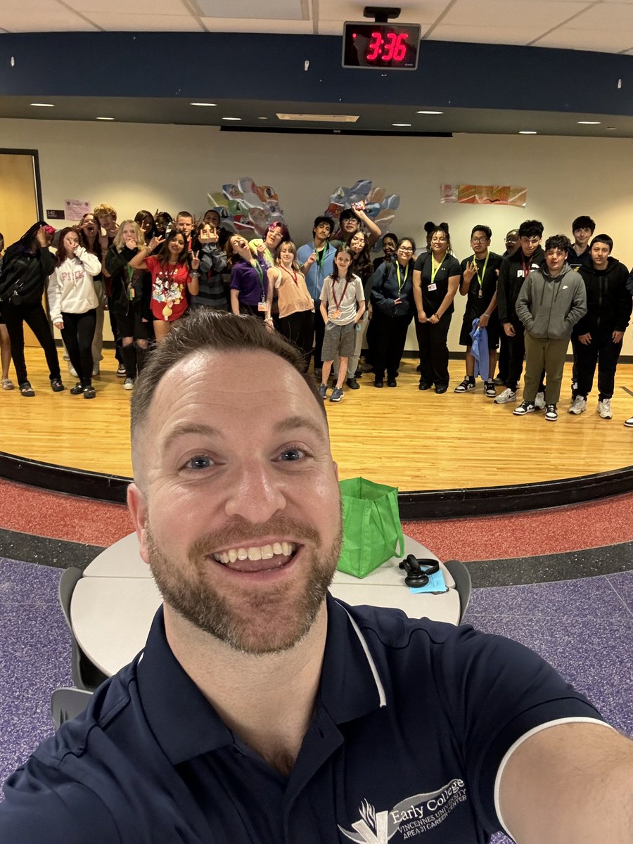 The 2028 Cohort of #EarlyCollege scholars from <a href="/LHCWilson/">Dan Wilson</a> will earn their #Associate degree — two years of college for 💰FREE💰 — while in high school. Excited to follow this group on their journey toward post-secondary. 💜 #WeAreWayne <a href="/A31ECCC/">Area 31 Early College (Official Account)</a> <a href="/radaugherty/">Dr. Rebecca Daugherty-Saunders</a> <a href="/axo_lyre/">Erin Dietrich</a>