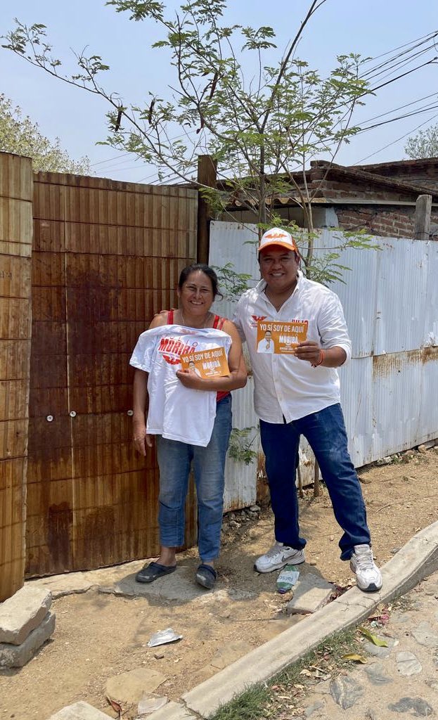 juliomoriba's tweet photo. Me llena de emoción cuando mis paisan@s me reciben como lo hicieron esta mañana en mi querido Valle Eteco.
Confían en que un Eteco puede solucionar problemas serios como el de los servicios de salud y el abandono al campo. Por eso no les vamos a fallar. #YoMeEncargo 💪🏽🍊 https://t.co/gdxUZG2FXx
