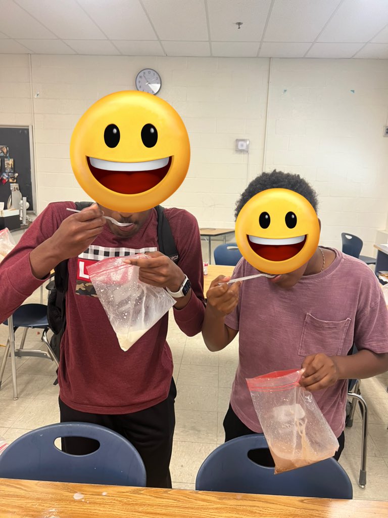 nrleepson's tweet photo. What do you do on a hot day? We make ice cream!!!! #STEMclub https://t.co/txCIRD3EJc