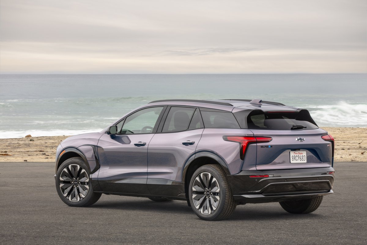 BridgestoneUS's tweet photo. Bridgestone was named a top @GM  supplier for 2023, their 9th consecutive and 22nd overall recognition, developing tire tech for @chevrolet Blazer EV and Blazer EV Police Pursuit vehicles. https://t.co/QkBxJJJhxB https://t.co/oSnwH77HCf