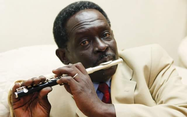 Sudan_tweet's tweet photo. في ذمة الله عازف الفلوت الشهير" أسامة بابكر" الشهير بأسامة بيكلو.
إنا لله وإنا إليه راجعون
#السودان https://t.co/kr9GLaR8S5