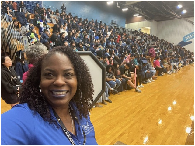 AliefCounseling's tweet photo. Our College &amp; Career Readiness Facilitator representing @  Alief's Decision Day 2024! #PostSecondaryOptions #AliefCounselorsHaveYouCovered💚 https://t.co/5uue2SV7jE