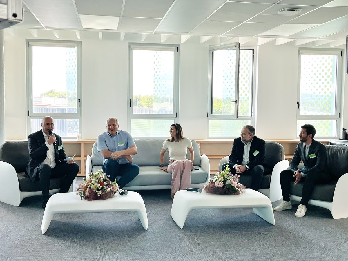 alice_bertaud's tweet photo. Good day today
Parler de transition environnementale avec le tissu économique des hautes Alpes avec @CreditAgricole 
- rendre son business model pérenne en intégrant la transition environnementale dans sa stratégie 
- concrétiser ses actions grâce au financement 
#Sustainability https://t.co/hIgcMTCFDJ