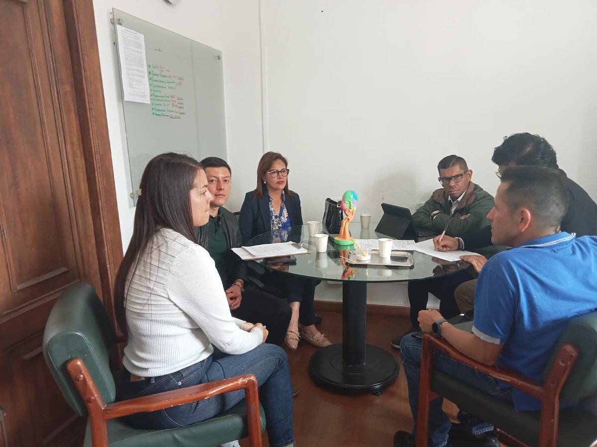 #CundinamarcaCompetitiva I Nos reunimos con la <a href="/AlcaldiaDeUbate/">Alcaldía Municipal de Ubaté</a> para hablar acerca de las estrategias de #Fortalecimiento 💪🏻a Mipymes en el municipio.