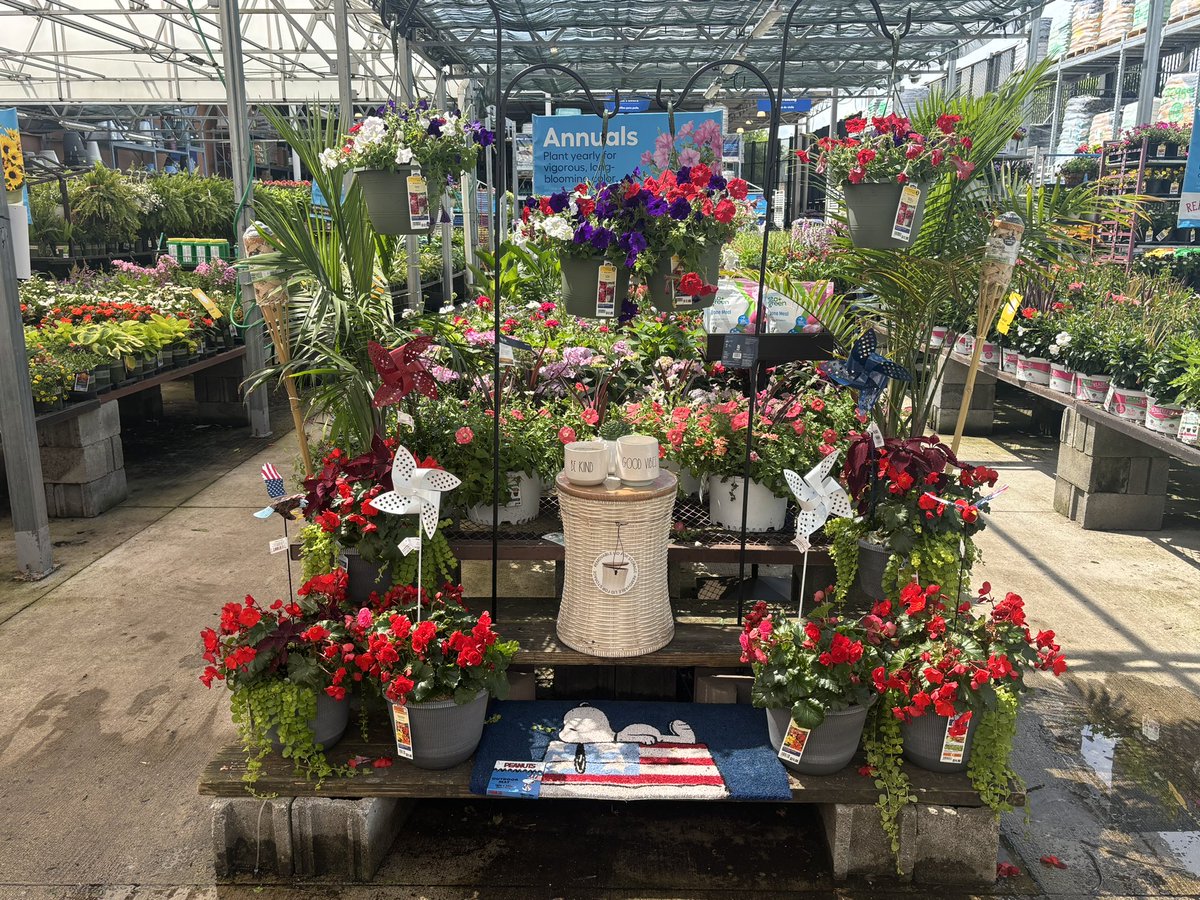 Green team at store 1188 loves to decorate as well as water. In honor of Memorial Day!!