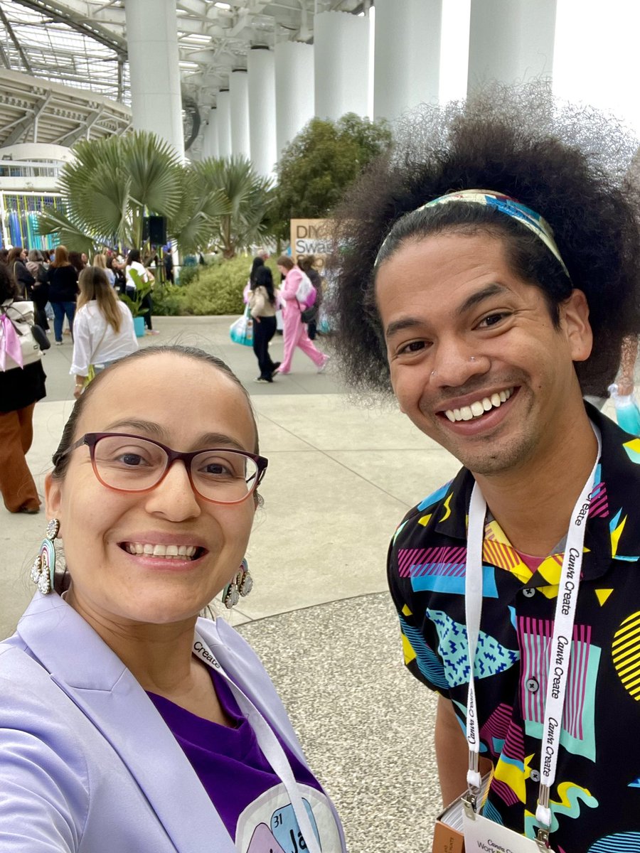 mijabooks's tweet photo. Look who we met at #canvacreate! ‼️ #iykyk #mychal #viral #virallibrarian https://t.co/a73bnjIrJG