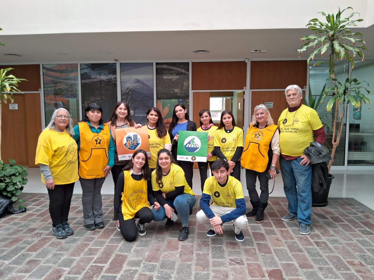 Estrellas_nqn's tweet photo. La Legislatura de Neuquén  acompaña y se une a la Campaña #MobilitySnapshot  #CommitToAct #Snapshots #MakeltSafe #SafeSpeed Gracias a las #Diputadas  @ZulmaReinaNqn y @LudmilaGaitanX
@RoadSafetyNGOs
@potroclaro @fabito_71 https://t.co/lFfYXQkB3g