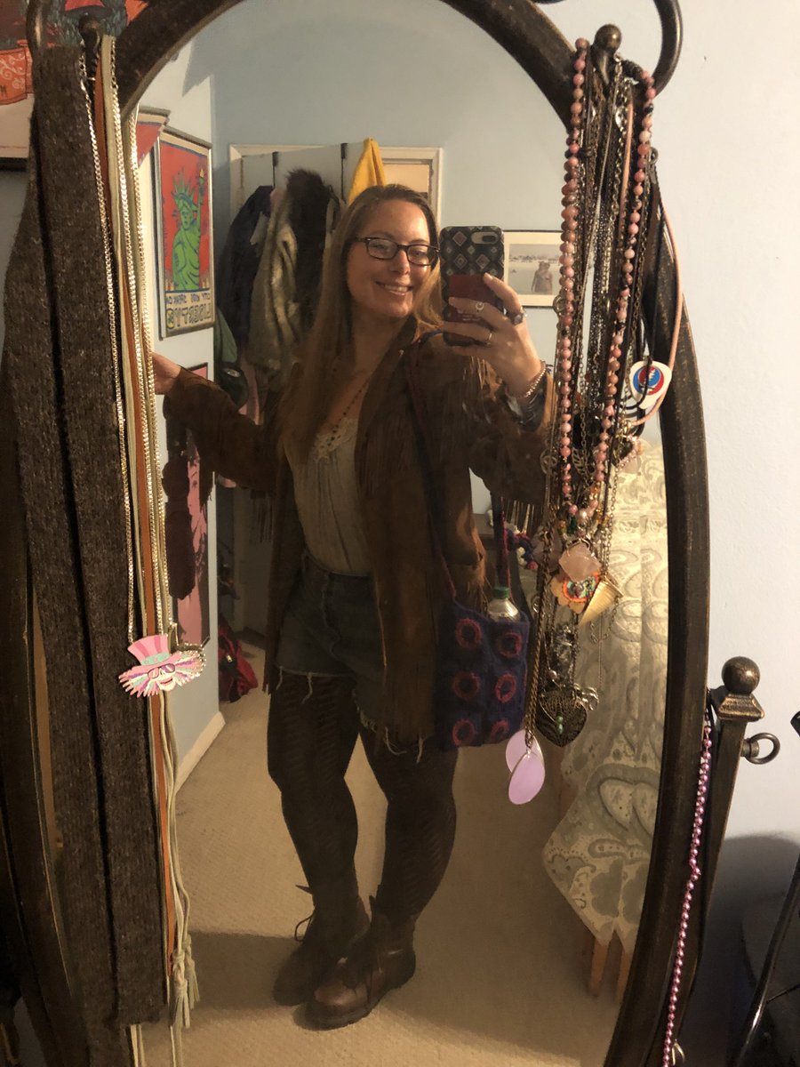 iBegUcallAtune's tweet photo. Wow, never realized Homer was influencing my concert going attire https://t.co/3iHK3am0Ht