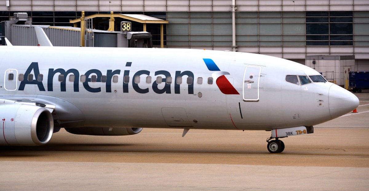 American Airlines Claims ‘Error’ After Blaming 9-Year-Old Girl For Not Noticing Flight Attendant’s Hidden Bathroom Camera dlvr.it/T7JgwN