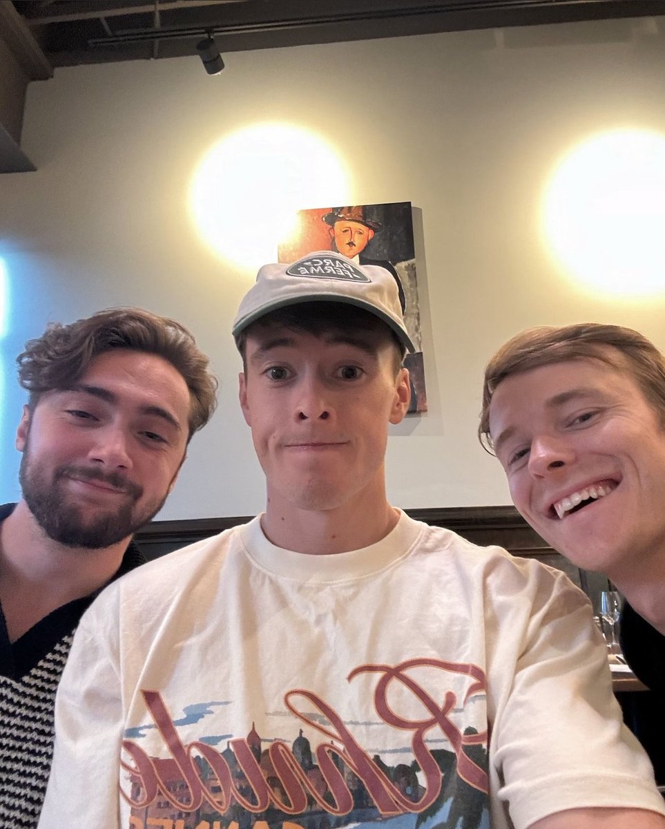 marcusmeals's tweet photo. he’s back :’) https://t.co/OsfWp8O7ep