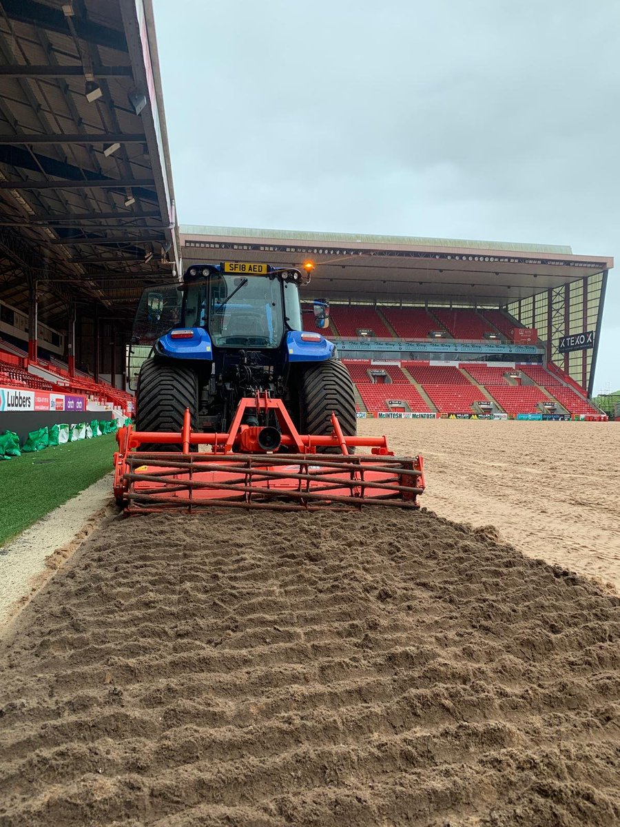Allgrassturf's tweet photo. Renovation works continue @AberdeenFC 🚜 https://t.co/7GHbEYwu7A