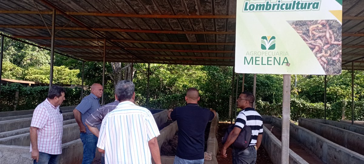 Visita del vice ministro primero @JorgeLuisTapiaF  en áreas de la empresa agropecuaria dedicada a la producción de alimentos 
#JuntosPorMayabeque 
#Mayabeque 
#MelenaDelSur