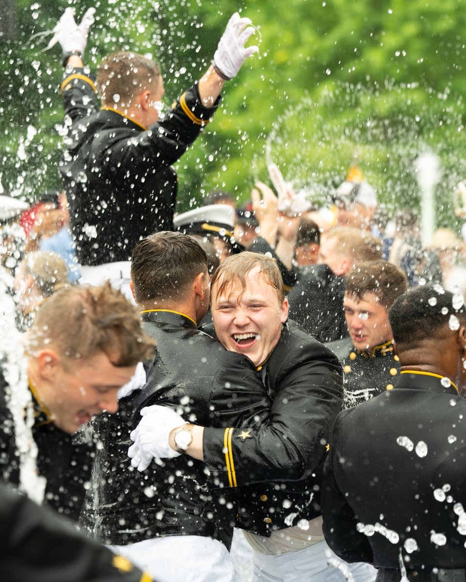 NavalAcademy's tweet photo. Parades no more! Today's drizzly Color Parade is the last one at the Academy for the Class of '24. The mids of 12th Company are designated as the spring color company. The mids of 14th Company are designated the fall color company. 

#CommissioningWeek2024 #USNA2024 #ClassOf2024 https://t.co/EN49tqEkjZ