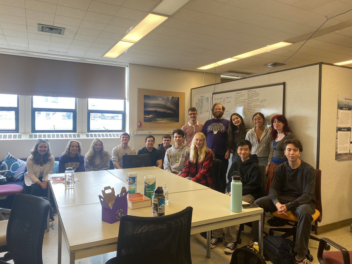 ShannonODKOMO's tweet photo. Our @TheUWDawgcast -ers present were graced today by a few Dawgcasters past! @AbiSkeye, @britishmtric144 @ OG Prez @mcharchenko came to chat about real-world operational forecasting via their jobs at @Weathernet1. Thank you so much for your advice &amp; wisdom! #WAwx https://t.co/9yvapThmnD