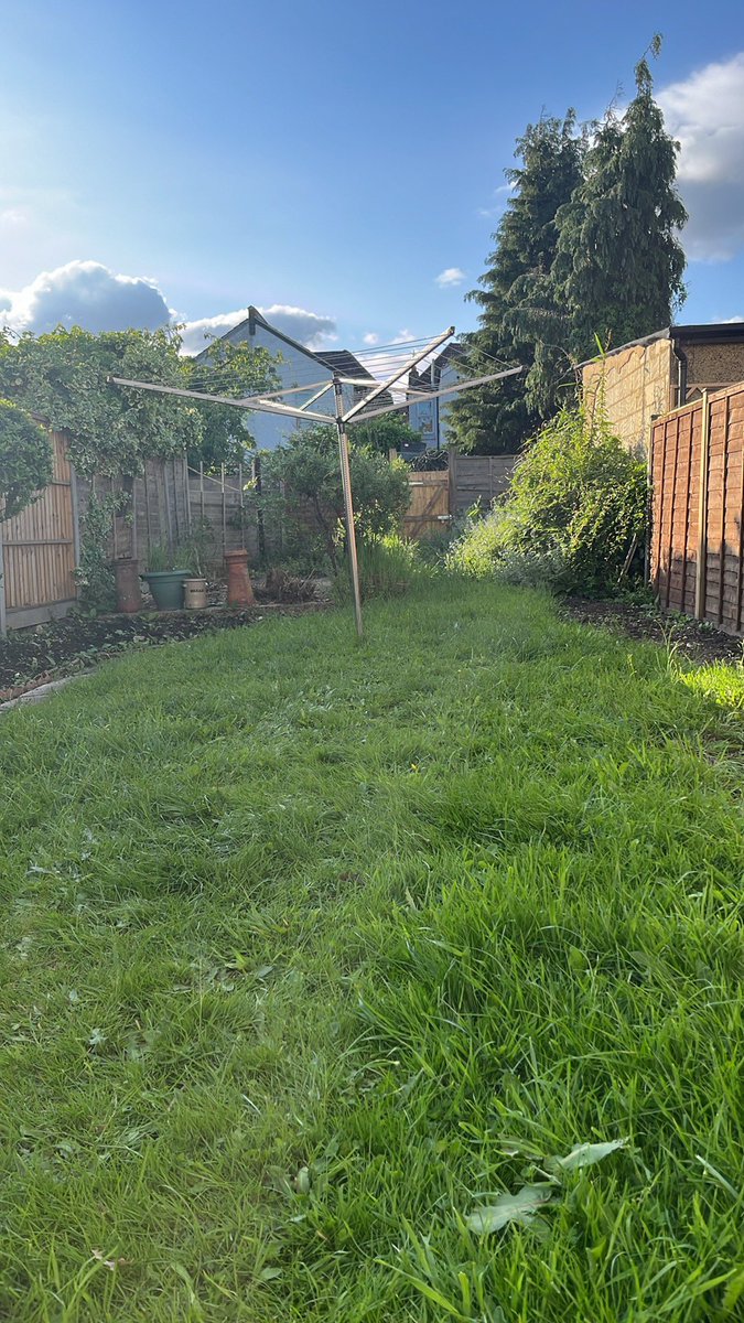 Rosierooroo_87's tweet image. #3positives for feeling exhausted 😴 
1. Got an unexpected well done for #hackneymoves from senior member of staff.
2. Nice to go to staff social snacks and drinks available 🍷 
3. Looking forward to the half term break some well needed battery recharging