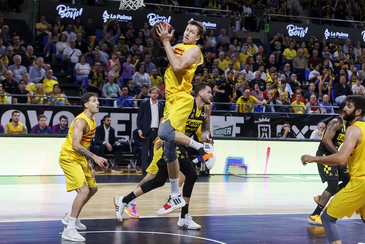 [BALONCESTO] Un heroico Lenovo Tenerife no puede evitar la semifinal ACB entre Barça y Real Madrid naiz.eus/eu/info/notici…