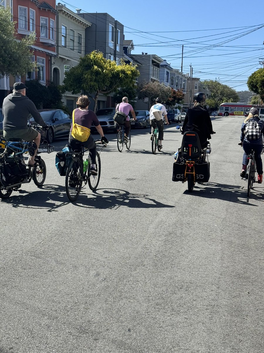 Page Slow Street tweet media