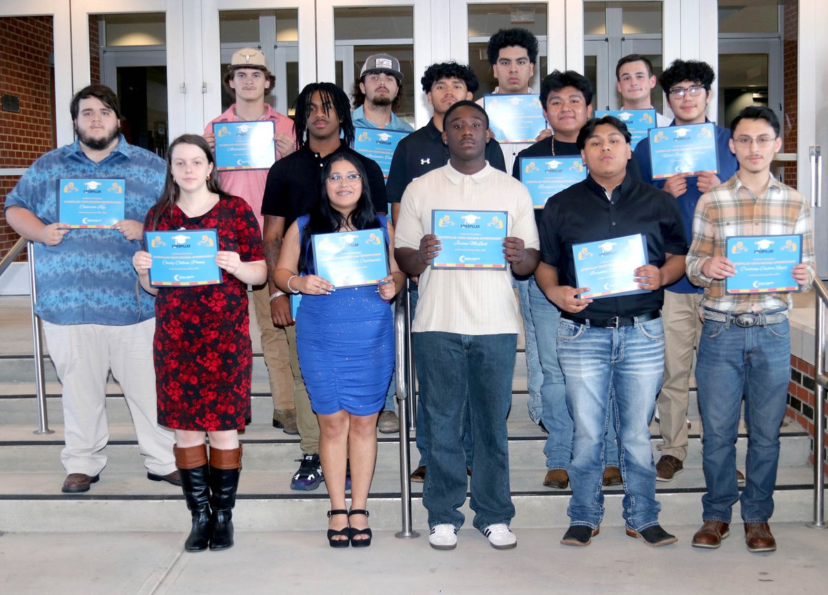 Caterpillar Youth Apprenticeship program celebrates graduates, inductees -- Read more at: cccc.edu/news/story.php… To view downloadable photographs from this event, visit cccc.edu/slideshows. @iamcccc @leecoschoolsnc @NCCommColleges @CaterpillarInc