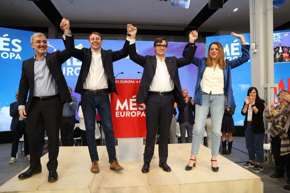javilopezEU's tweet photo. 🌹🇪🇺 Acte d'inici de campanya i de presentació de la candidatura de @socialistes_cat a les Eleccions Europees amb la @lauballarin, en @jaumecollboni i @salvadorilla . 

No és el mateix una Europa de drets que una Europa de dretes.

Construïm junts, #MésEuropa https://t.co/DOWwFUfNTn