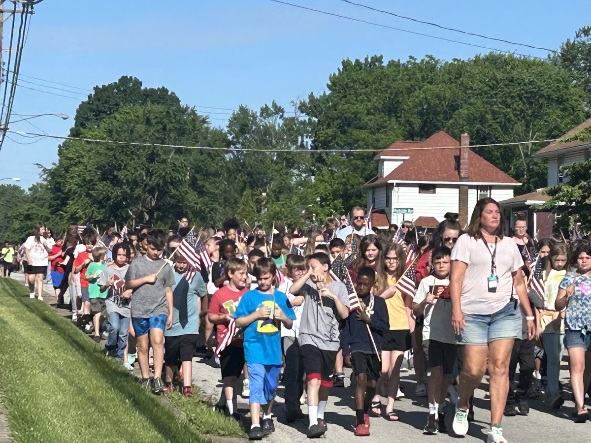 ACSBalderson's tweet photo. What a beautiful day for the AIS  Memorial Day parade walk. @AllianceCSD https://t.co/iTcFgCyUVN