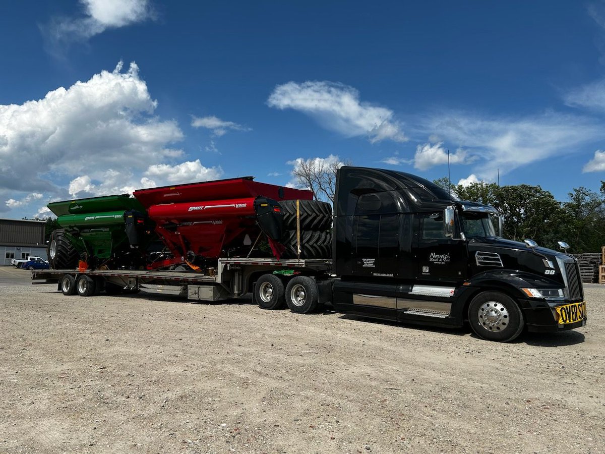 Loaded and heading Ontario!   Great way to finish of the week.  

Contact us for your freight moves - throughout Canada and the USA!  
Flats, Step Decks, RGNs and Dry Vans.
#farmersfeedcities #westernstar #trucking #transportation