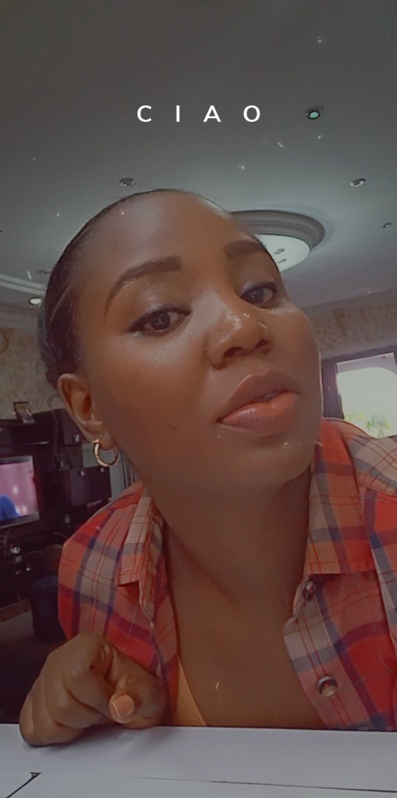 Sandeesolomon's tweet photo. That Edo Ondo girl living in the North. #Kdbreed #croccity https://t.co/wTqsB8TAIF